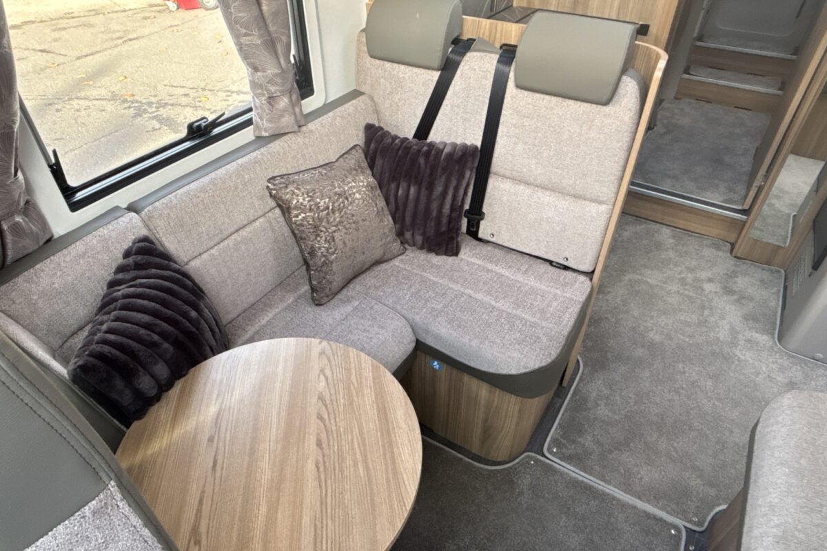 Bailey Autograph 79-4T Front Lounge