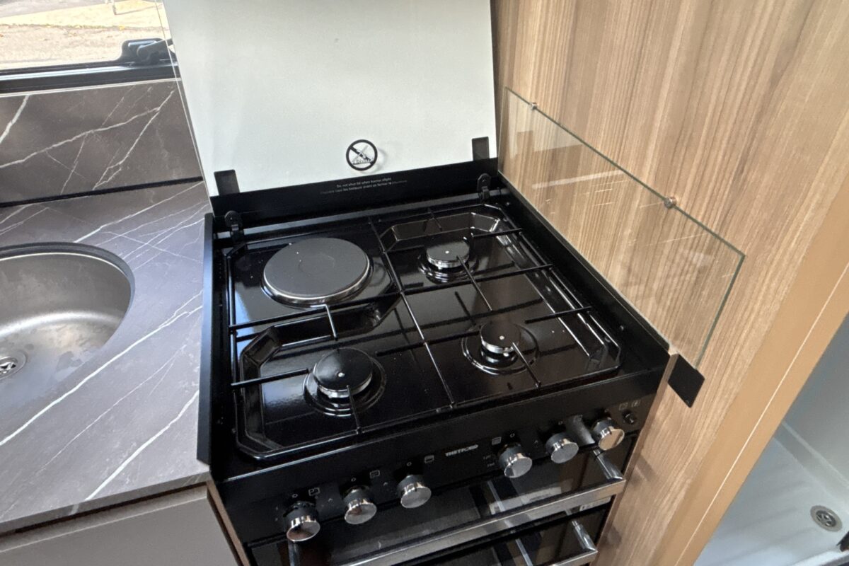 Bailey Autograph 79-4T Dual fuel hob