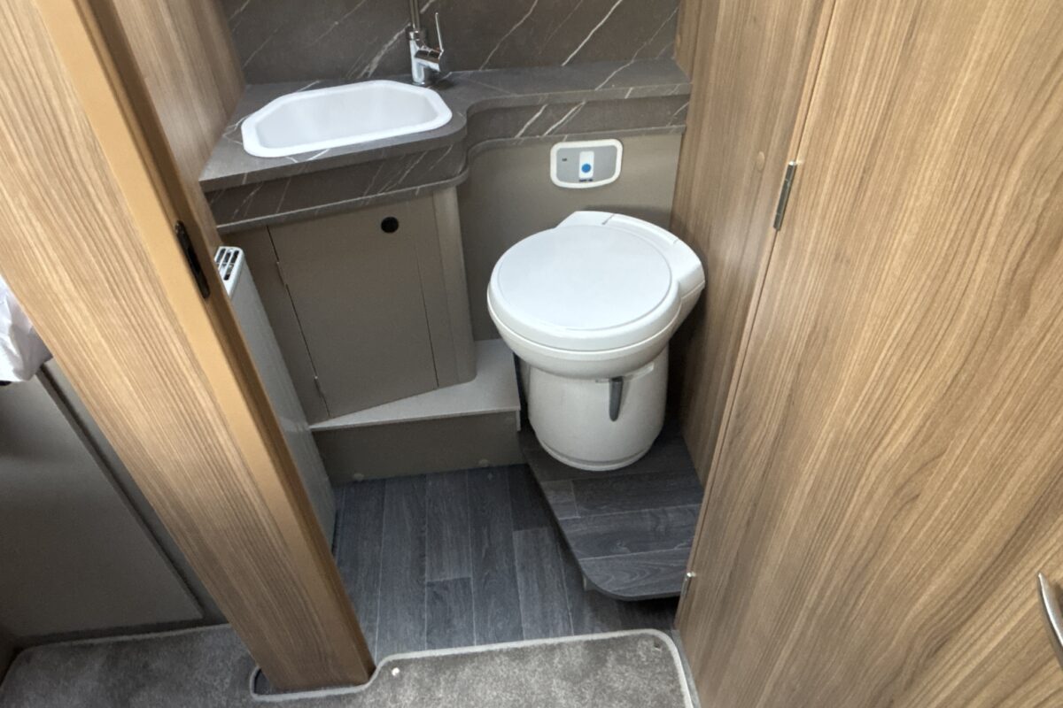 Bailey Autograph 79-4T Washroom