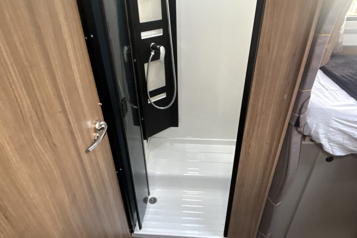 Bailey Autograph 79-4T Shower