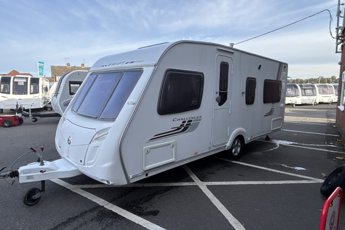2009 Swift Challenger 540 nearside
