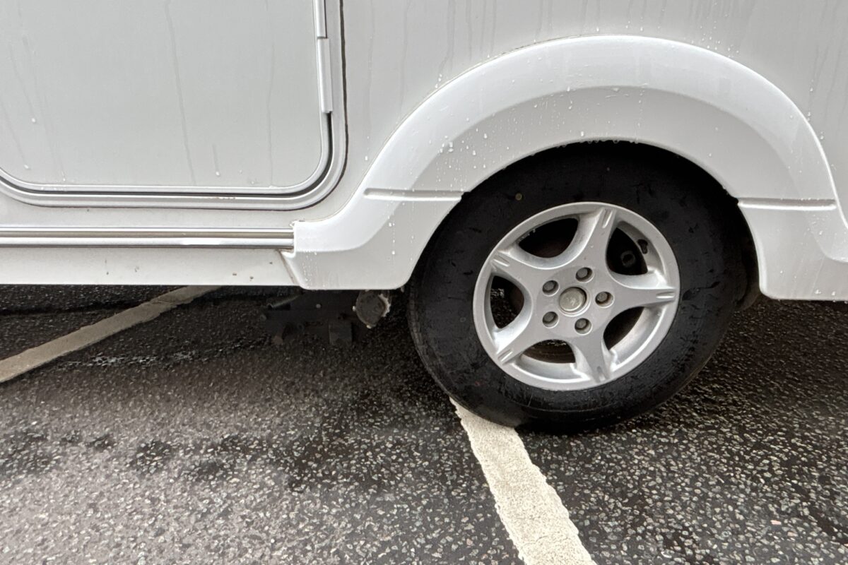 2009 Swift Challenger 540 alloy wheels and motor mover