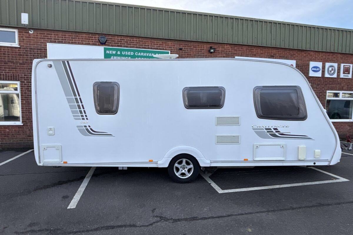 2009 Swift Challenger 540 offside side view