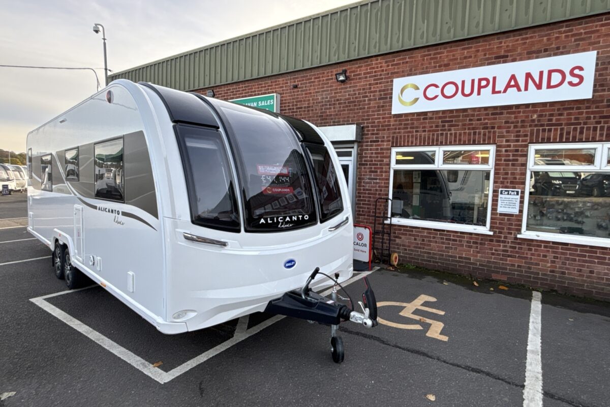 2026 Bailey Alicanto Grande Deluxe Evora Front