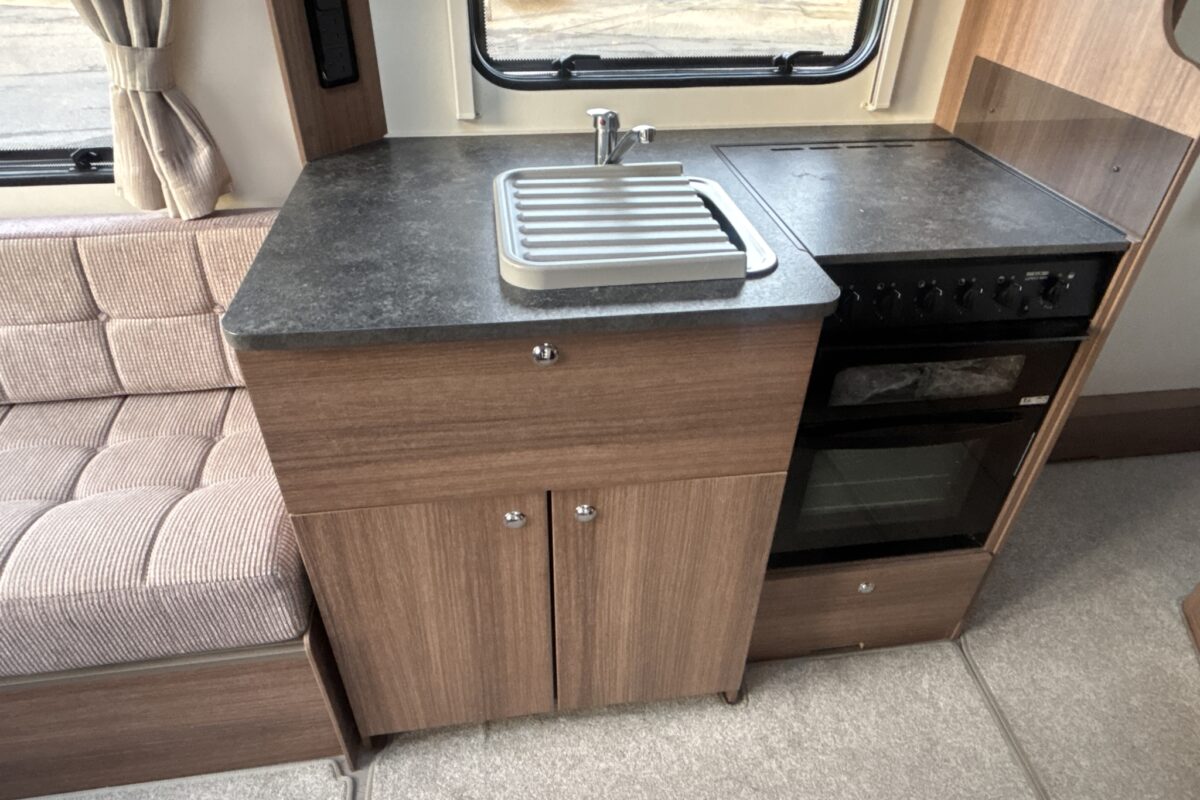 2020 Bailey Phoenix 644 Kitchen