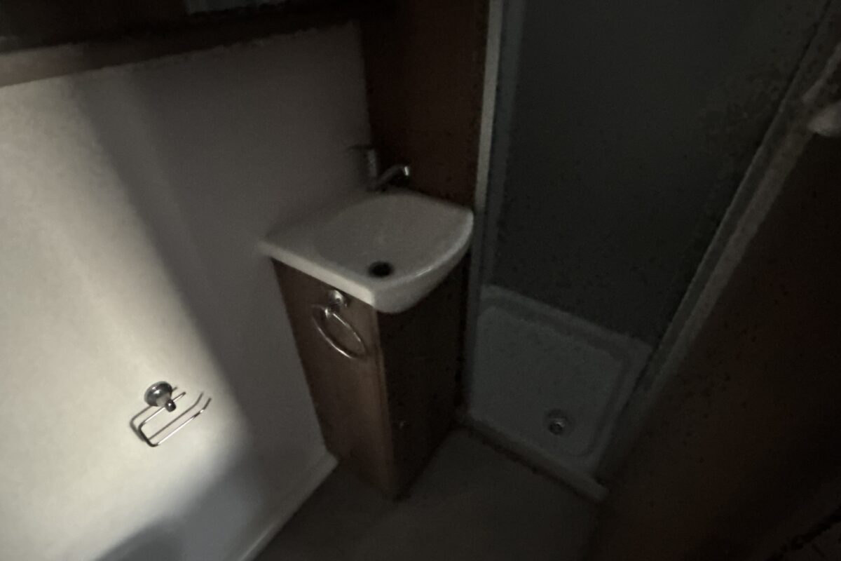 2020 Bailey Phoenix 644 Shower