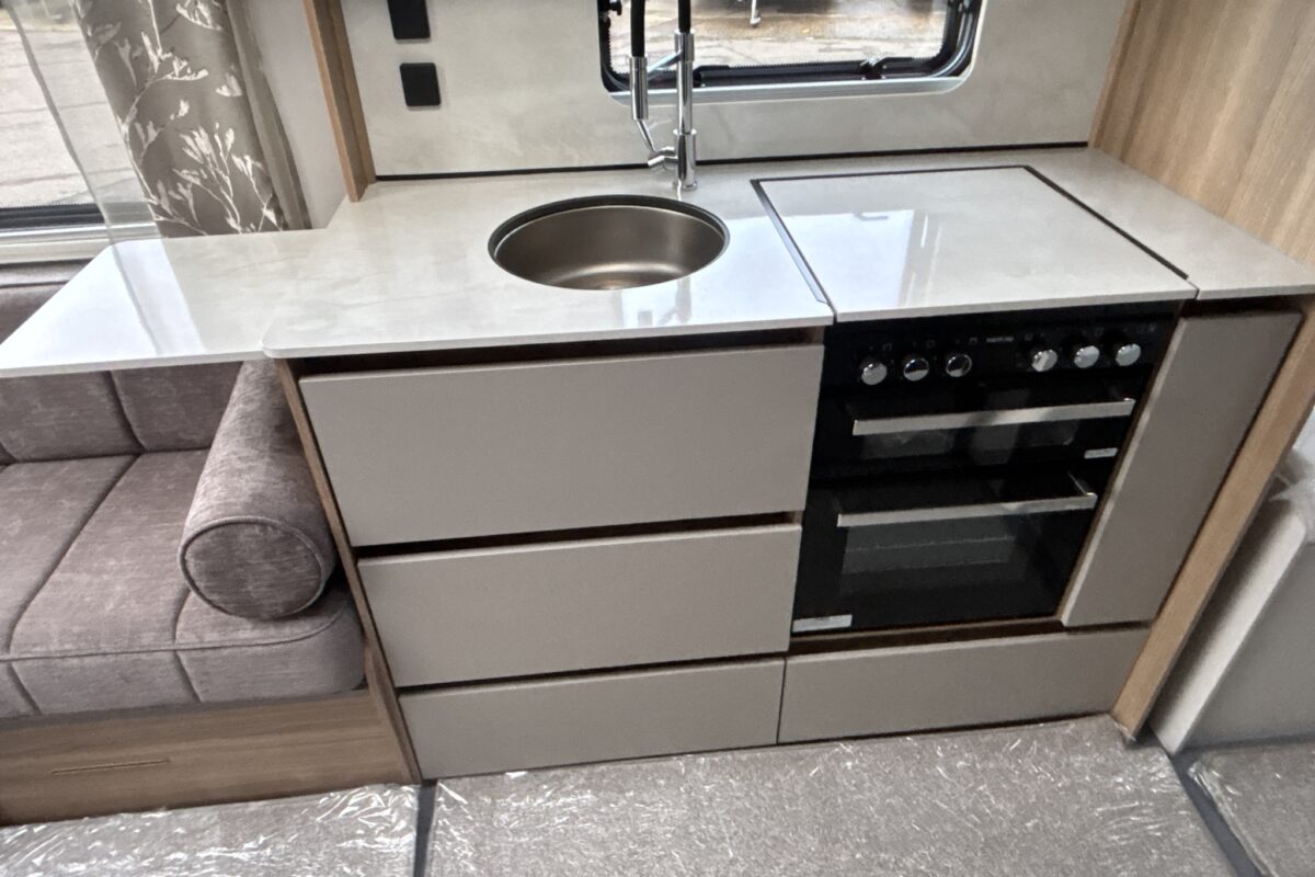 2025 Bailey Unicorn Cadiz Deluxe Kitchen