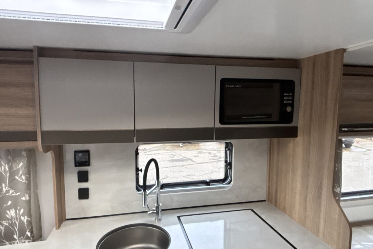 2025 Bailey Unicorn Cadiz Deluxe Kitchen Lockers and microwave