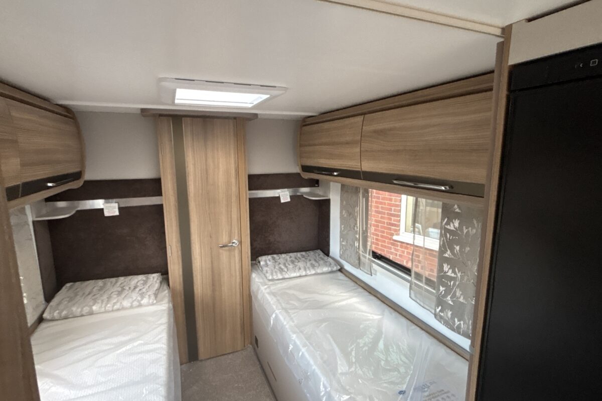 2025 Bailey Unicorn Cadiz Deluxe Fixed single bed lockers