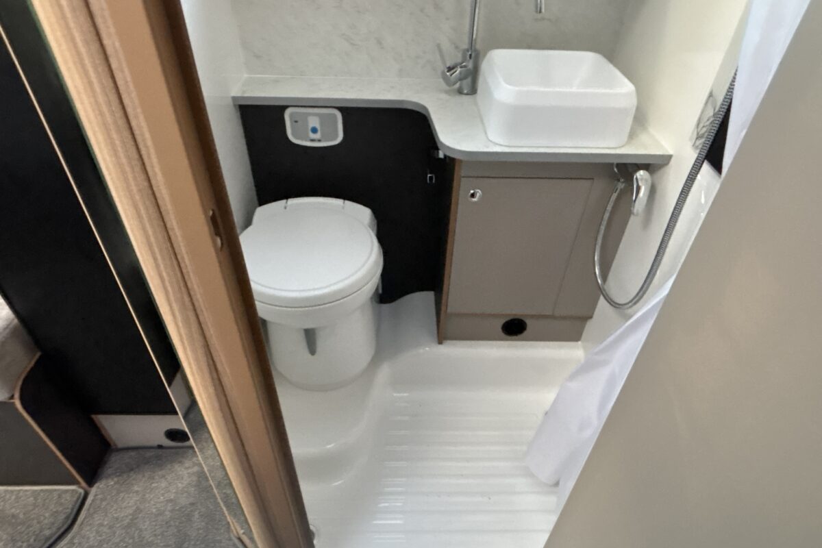 New Bailey Adamo 75-4DL refresh Washroom