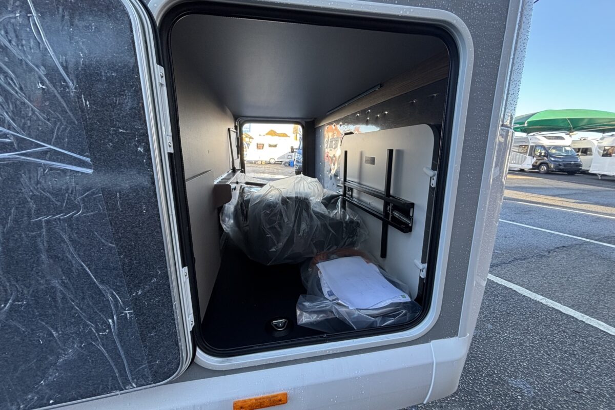 New Bailey Autograph 79-4i 2026 garage