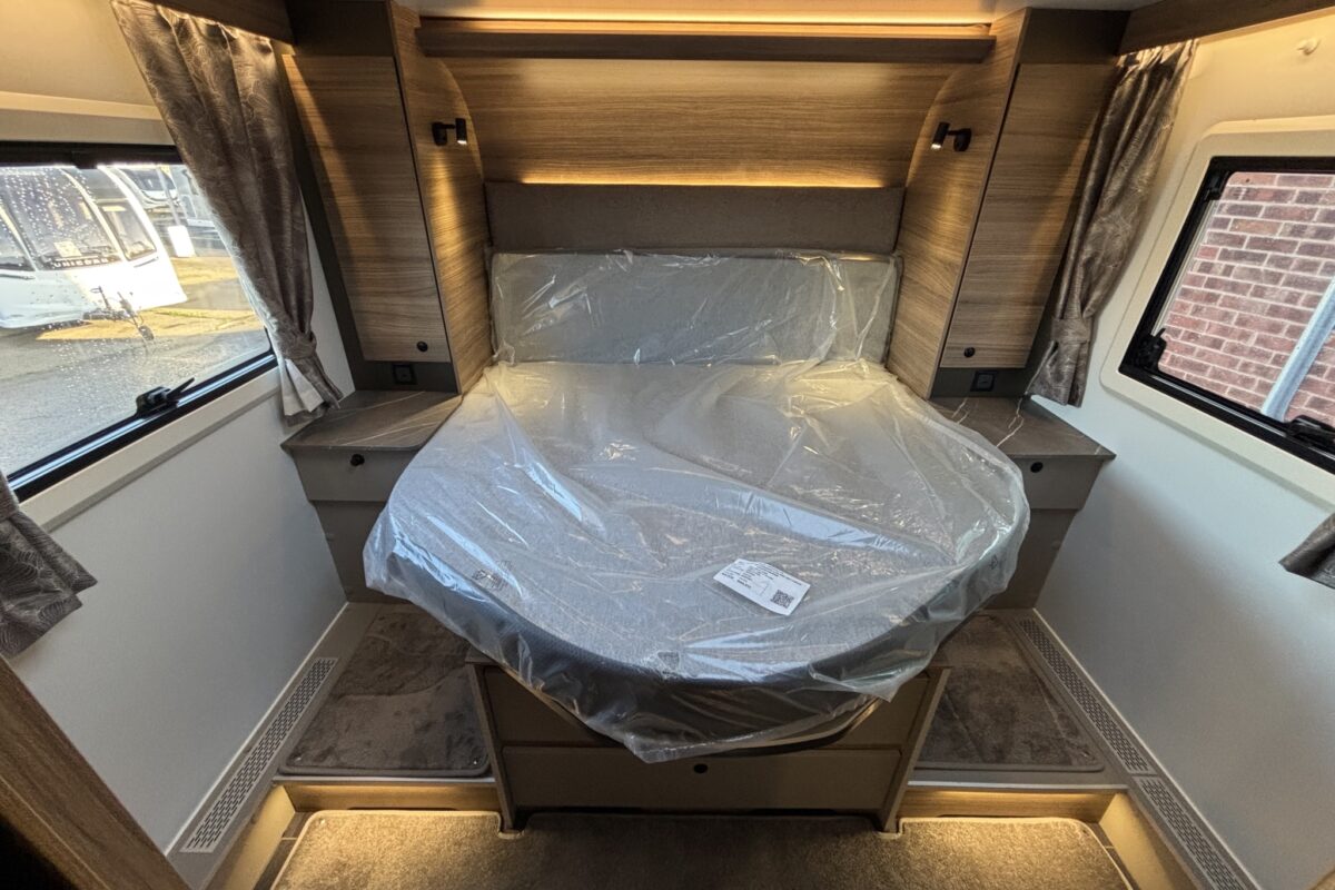 New Bailey Autograph 79-4i 2026 island bed