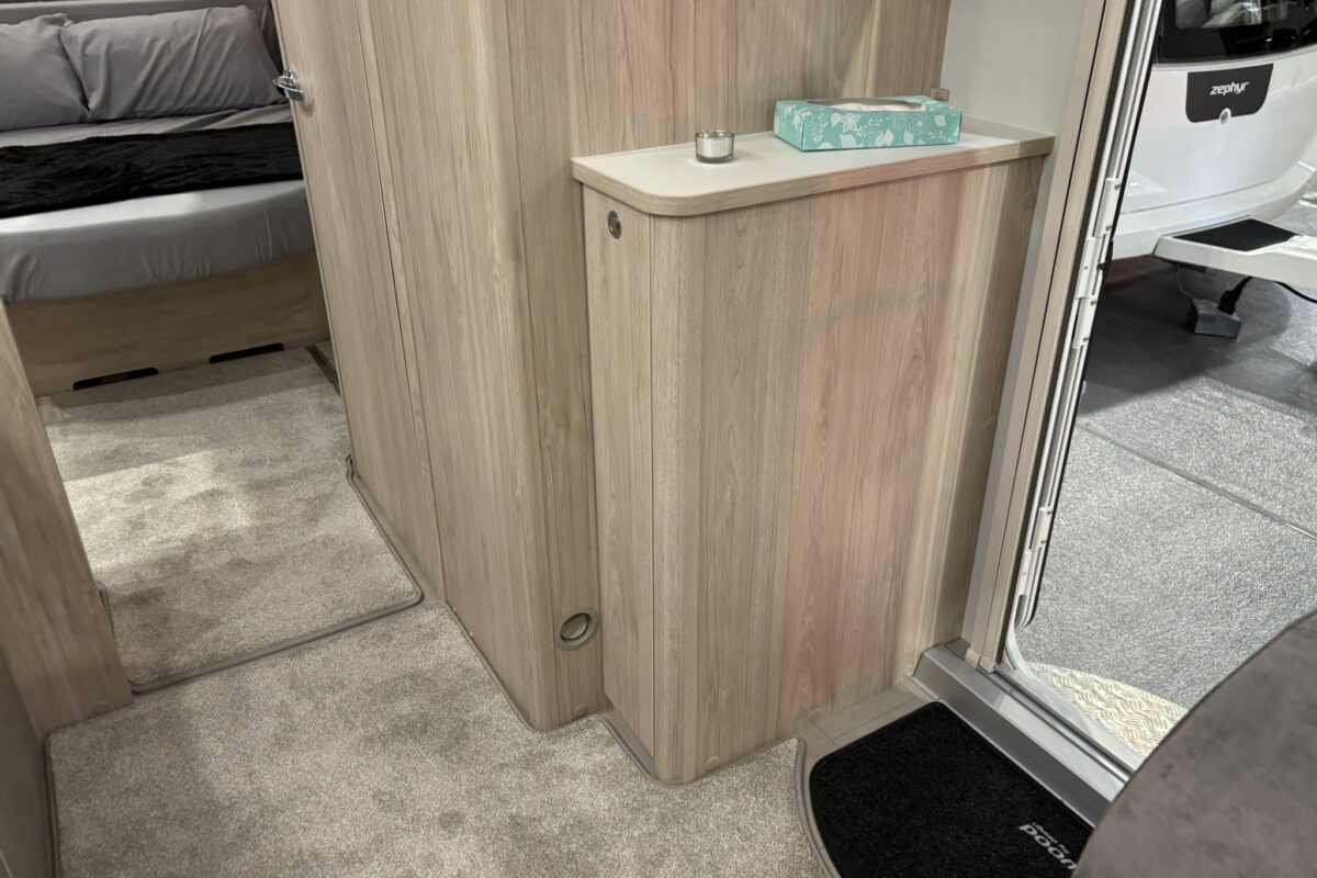 2025 Elddis Sherwood 550 front dresser