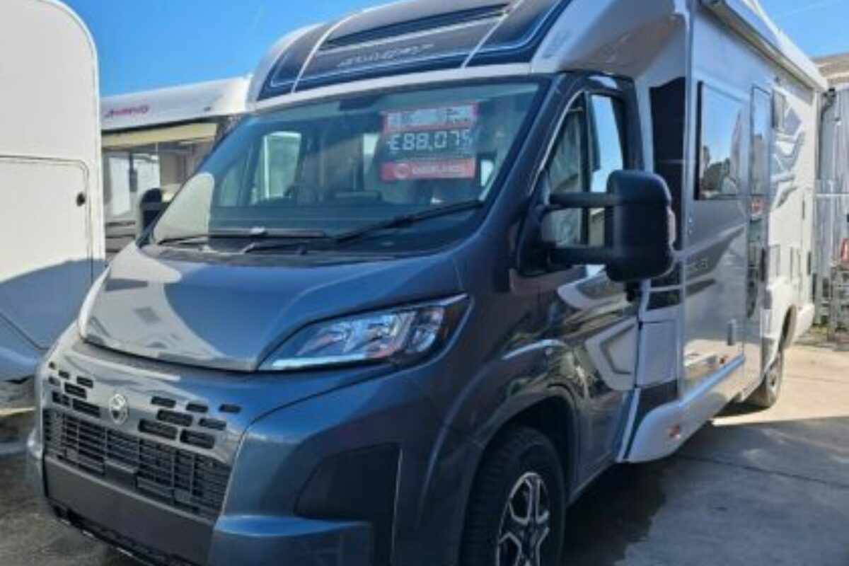 2025 SWIFT ESCAPE 640 FRONT O/S