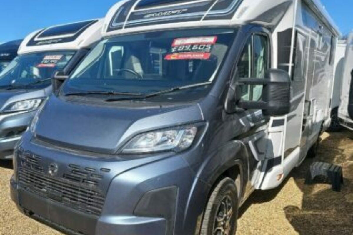 2025 SWIFT ESCAPE 684 FRONT O/S