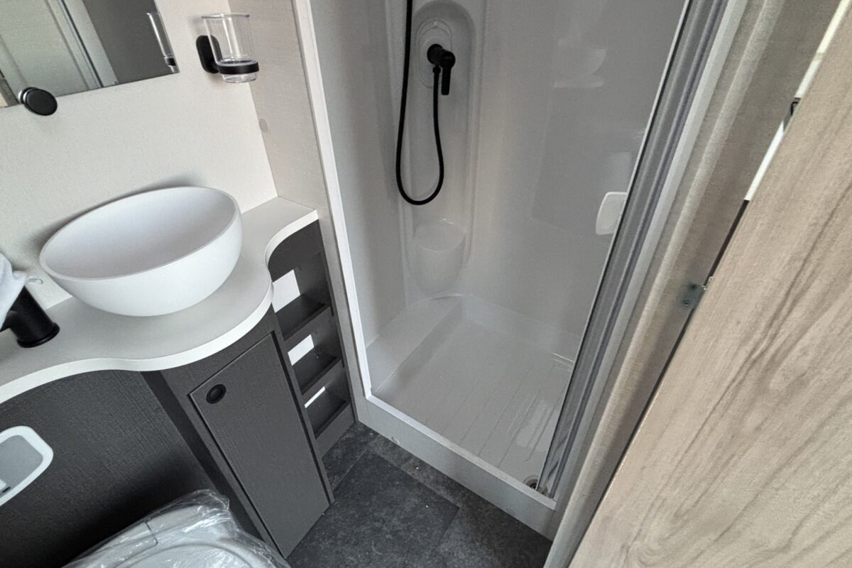 2025 Elddis Xplore XC Duo separate shower