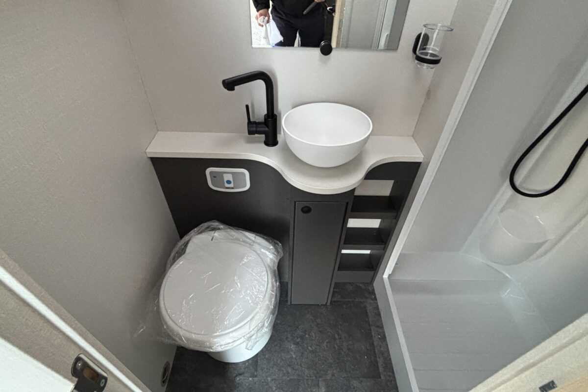 2025 Elddis Xplore XC Duo washroom