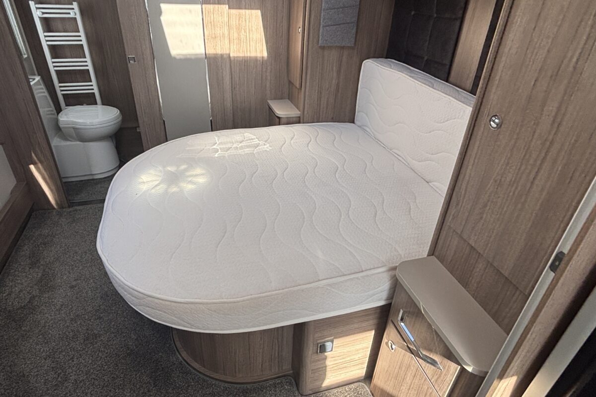 2021 Coachman Laser 575 Xcel Fixed Island Bed