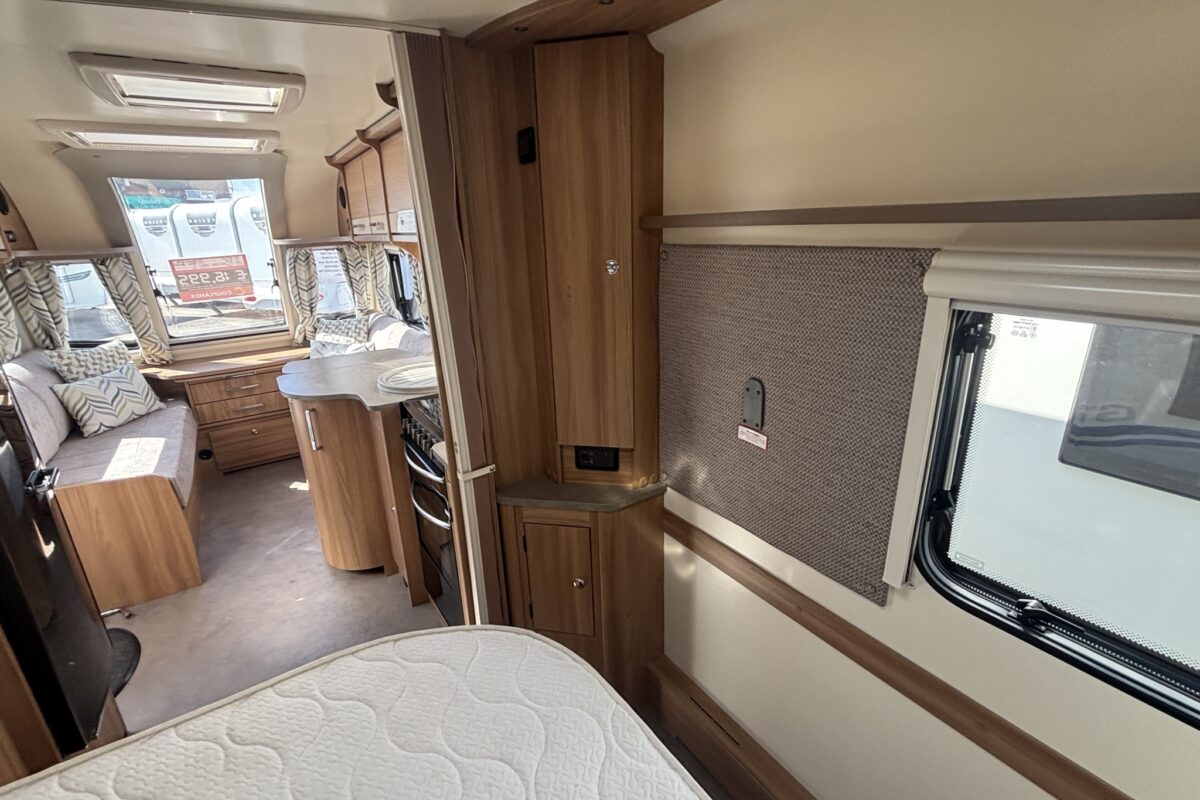 2018 Bailey Pegasus GT70 Brindisi Bed lockers
