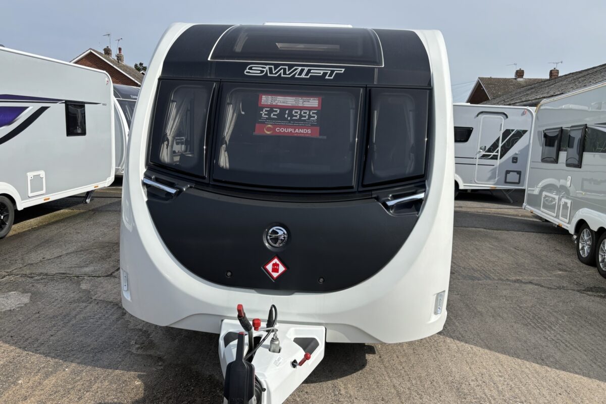 2023 Swift Aventura M4SB front
