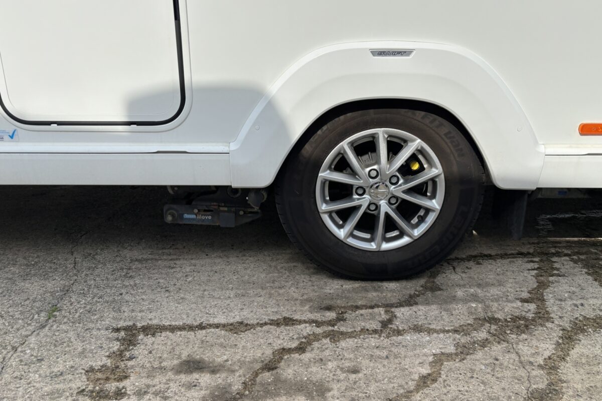 2023 Swift Aventura M4SB alloy wheels and motor mover