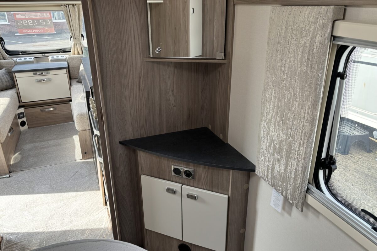 2023 Swift Aventura M4SB Dresser