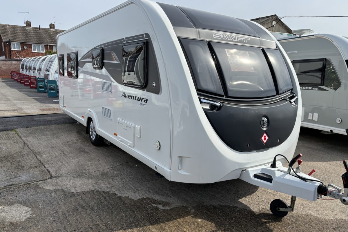 2023 Swift Aventura M4SB front nearside