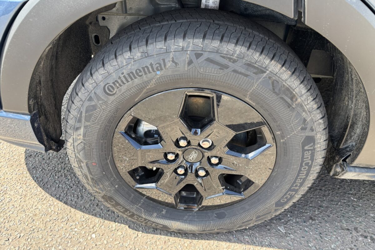 Bailey Endeavour B64 16" matt black alloy wheels