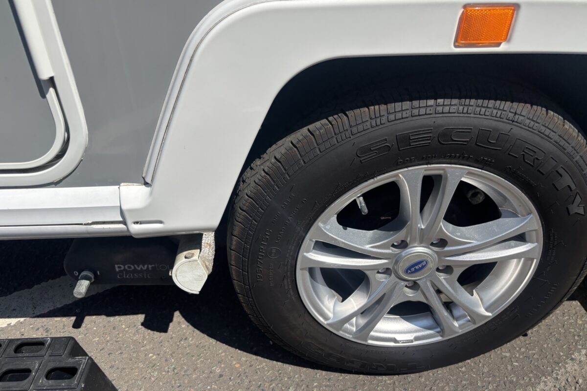 2023 Bailey Pegasus Grande Rimini alloy wheel & mover