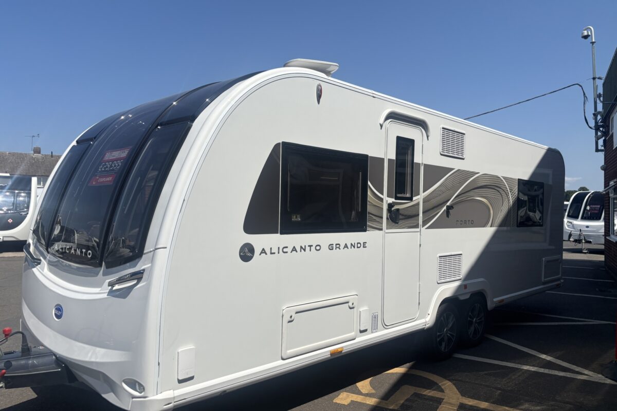 2024 Bailey Alicanto Grande Porto nearside front