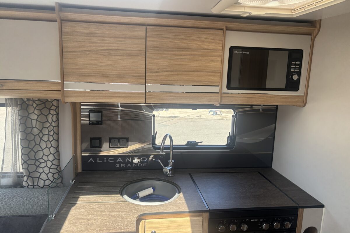 2024 Bailey Alicanto Grande Porto Kitchen lockers