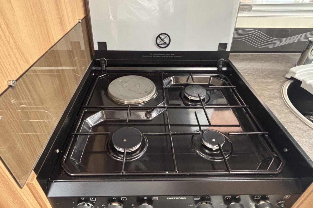 2021 Bailey Autograph 79-4i gas hob with electric hotplate