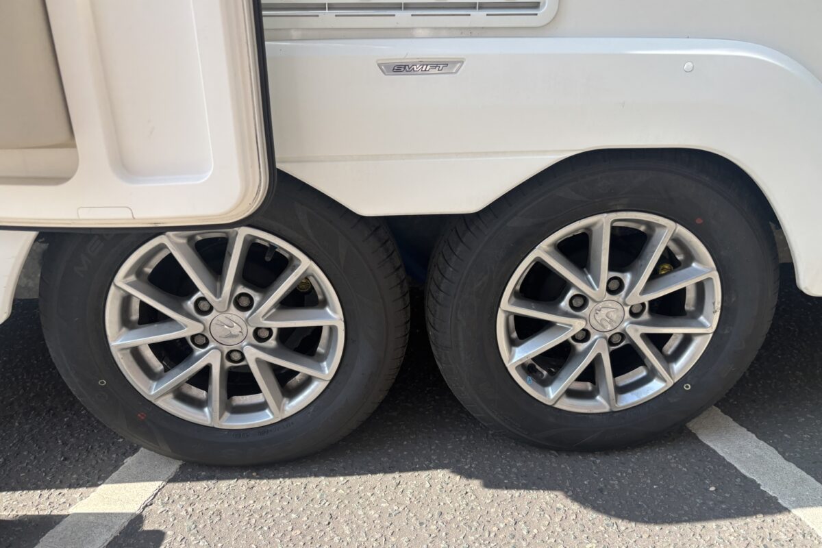 2018 Swift Conqueror 645 Alloy wheels