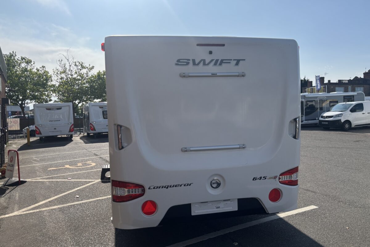 2018 Swift Conqueror 645 rear view