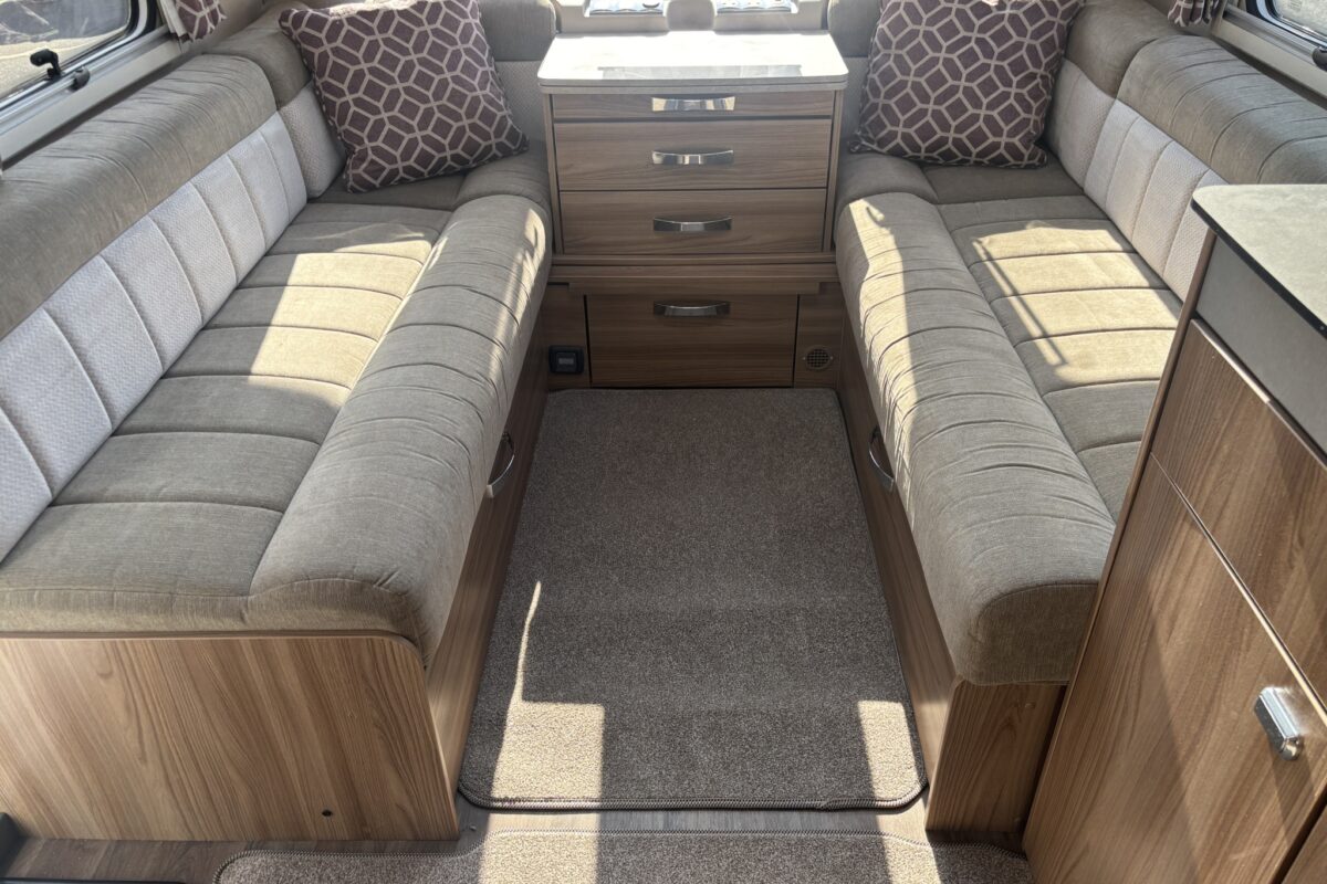 2018 Swift Conqueror 645 front seating
