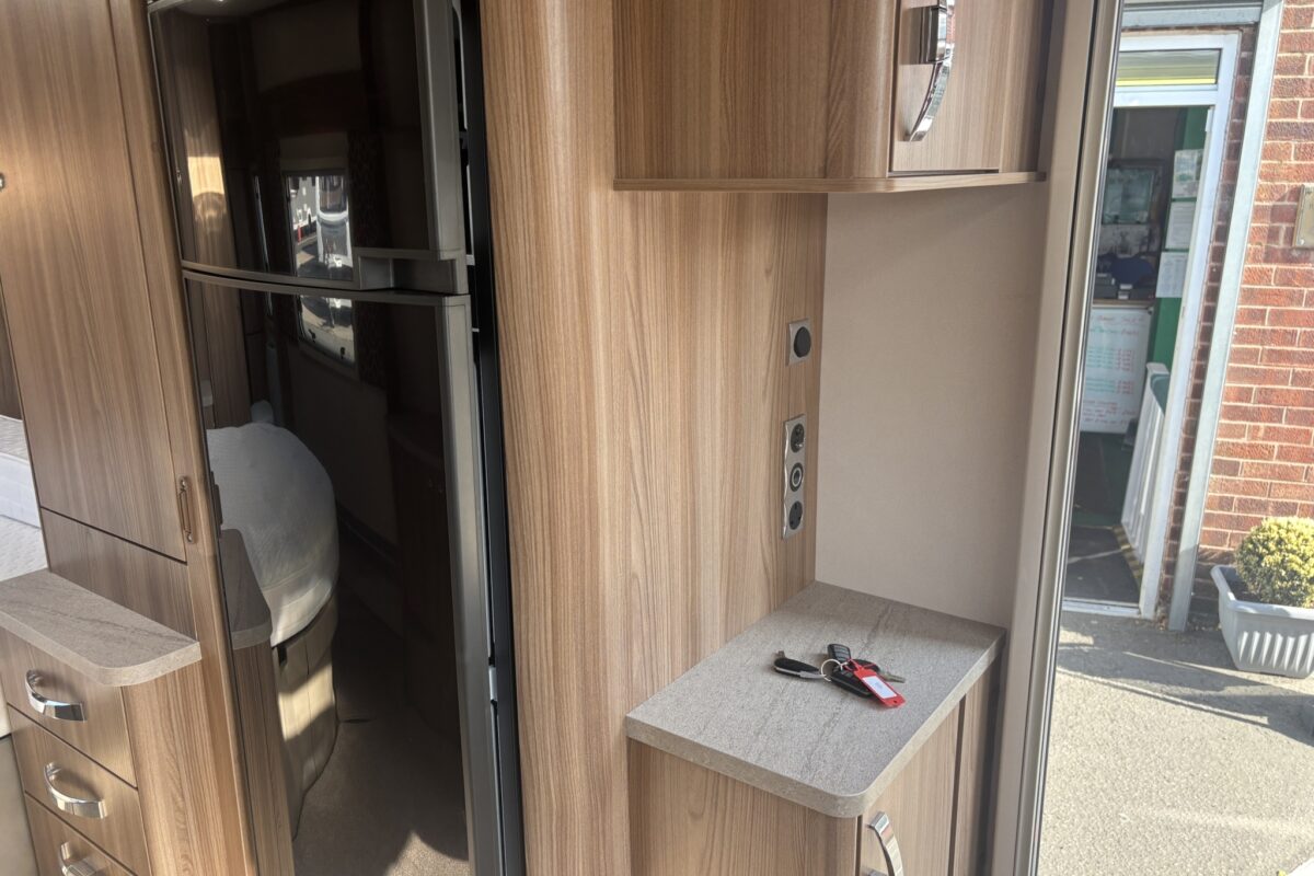 2018 Swift Conqueror 645 tower fridge freezer