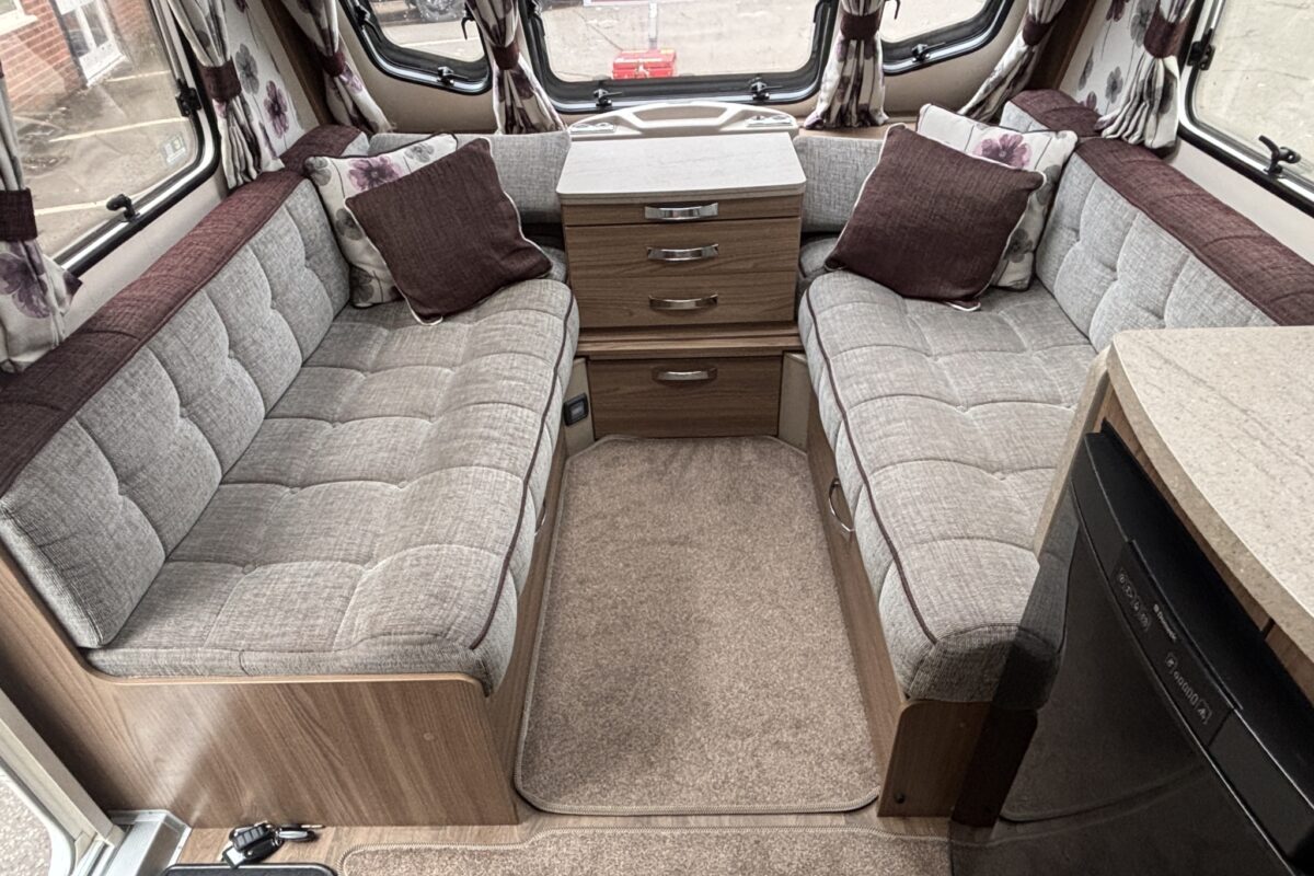 2016 Swift Siena Accent 570 front seating area