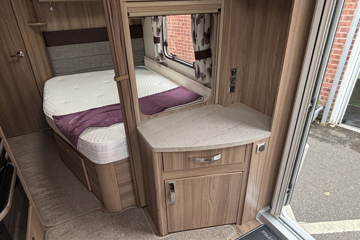 2016 Swift Siena Accent 570 Dresser