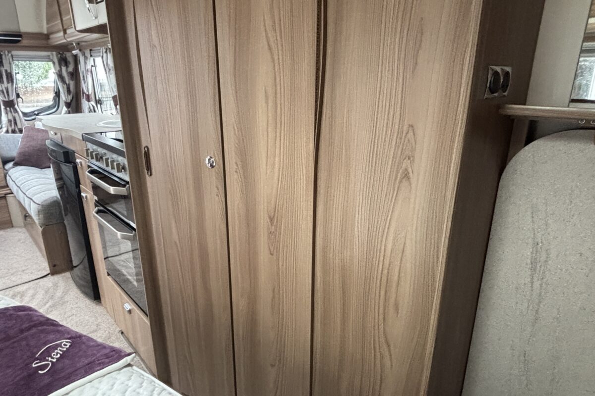 2016 Swift Siena Accent 570 Wardrobe
