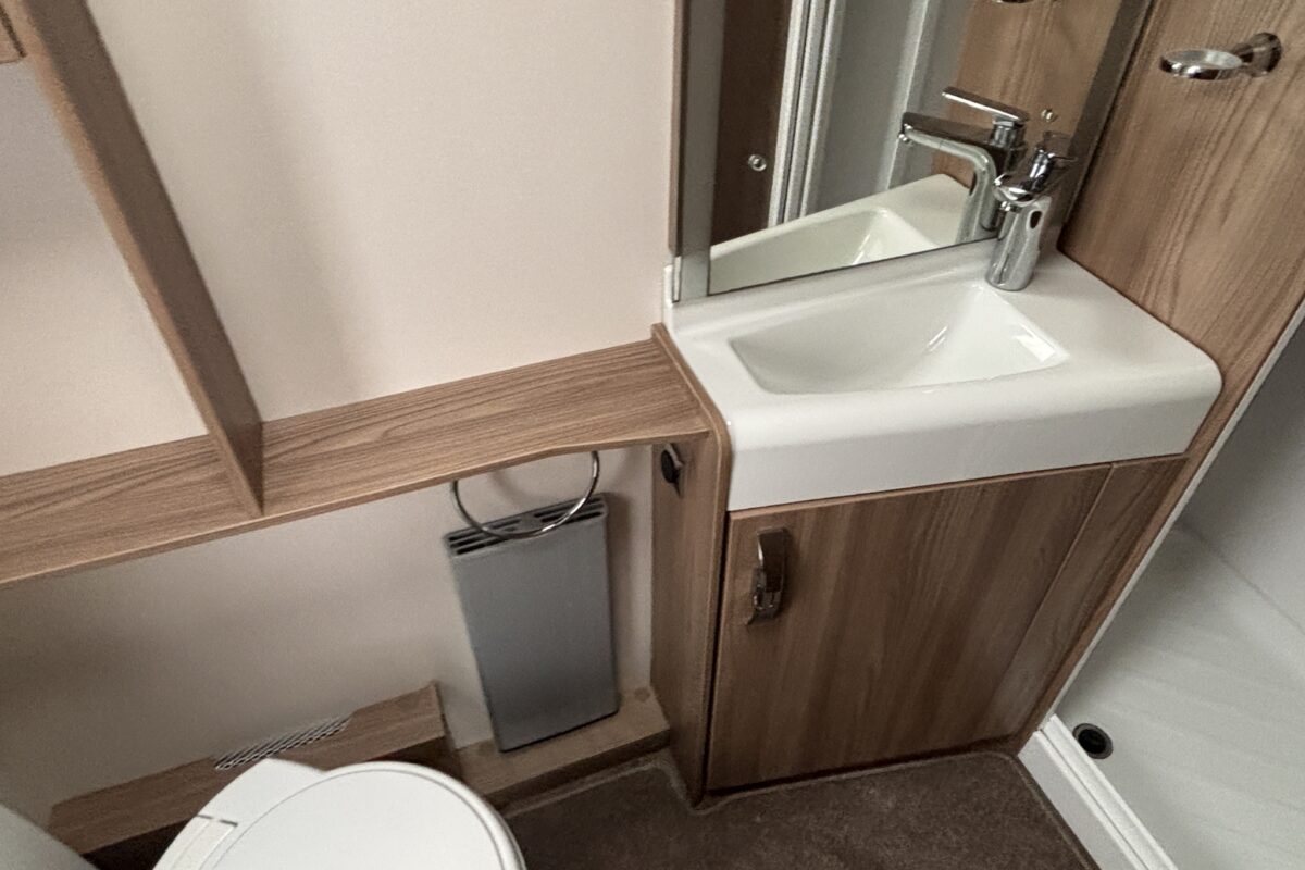 2016 Swift Siena Accent 570 Washbasin