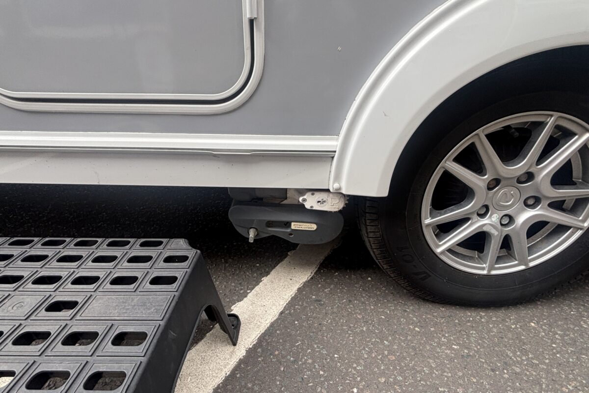2022 Elddis Sherwood 550 alloy wheels and motor mover