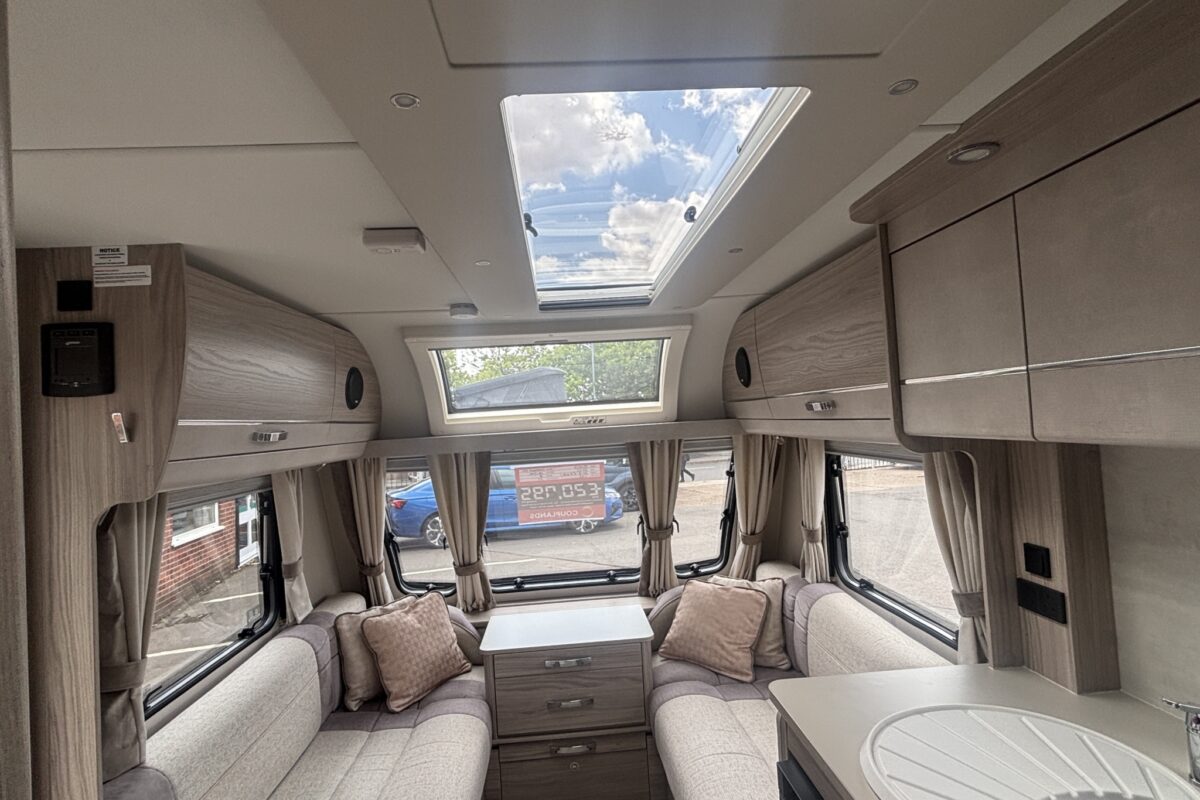 2022 Elddis Sherwood 550 stargazer rooflight