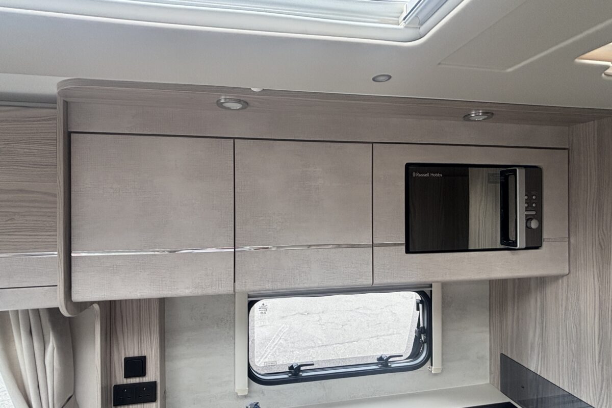 2022 Elddis Sherwood 550 kitchen lockers