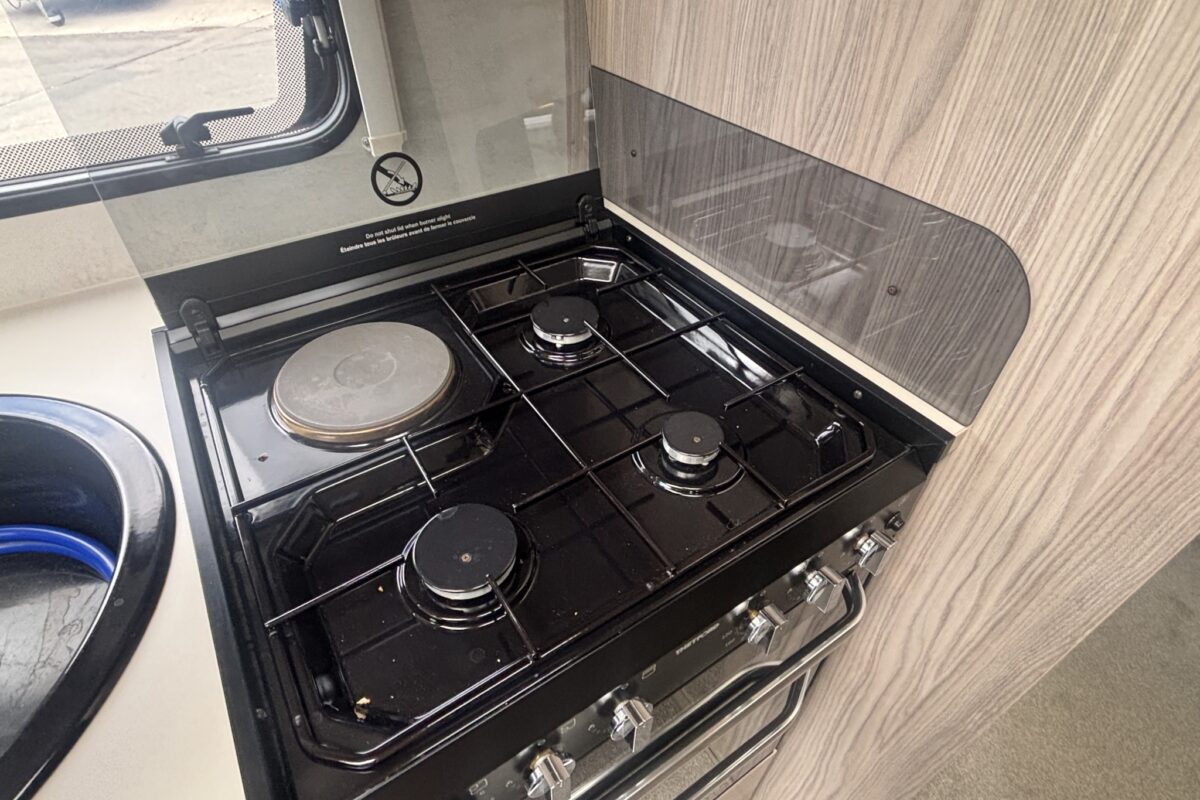 2022 Elddis Sherwood 550 hob with electric hotplate
