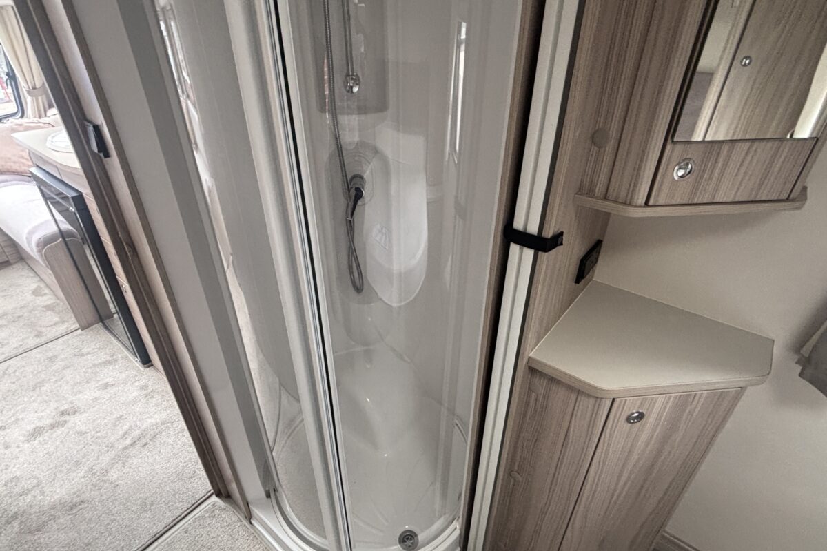 2022 Elddis Sherwood 550 separate central shower