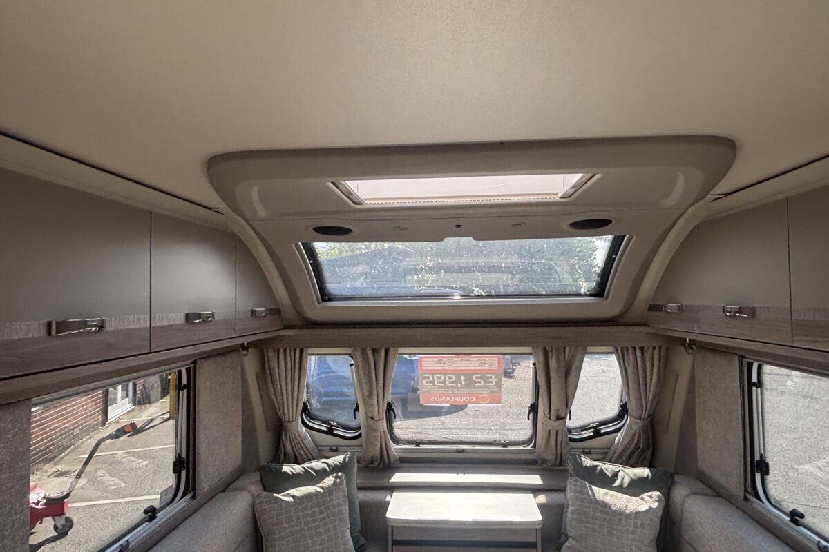 2023 Swift Elite 480 Panoramic sunroof