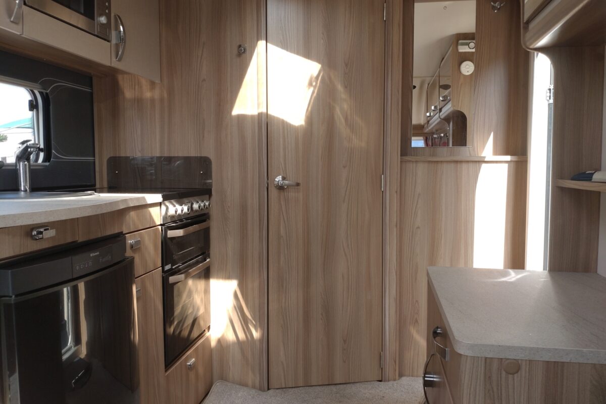 2017 Swift Challenger 480 Interior