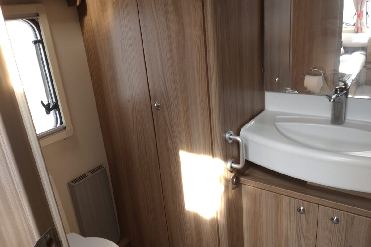 2017 Swift Challenger 480 Interior