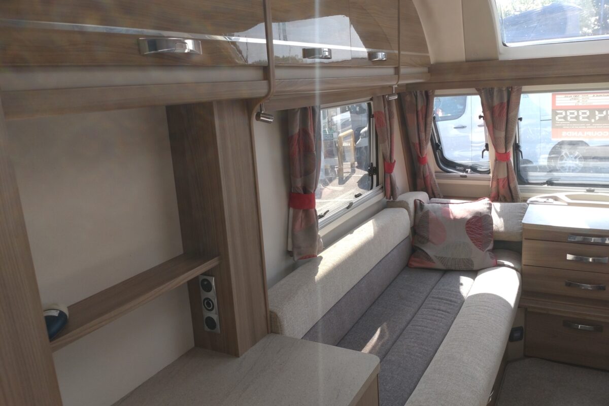 2017 Swift Challenger 480 Interior