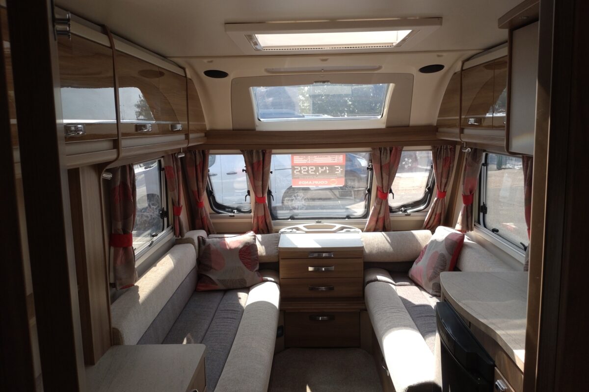 2017 Swift Challenger 480 Interior